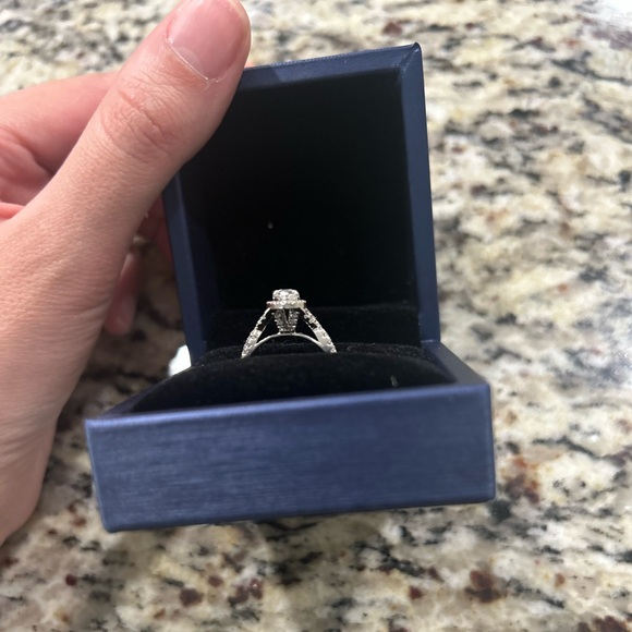 10k white gold moissanite diamond engagement ring - Picture 2 of 6